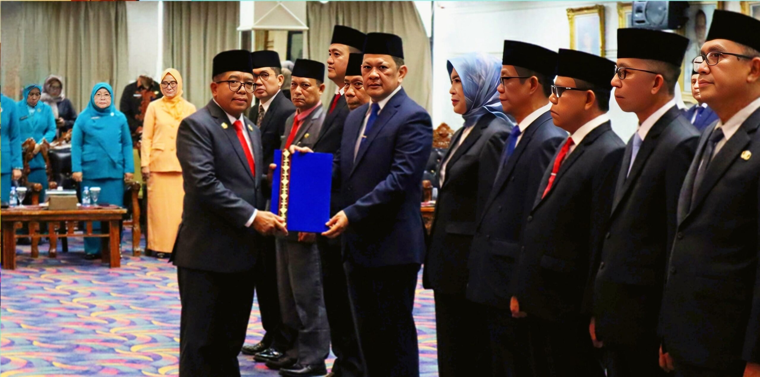 Daftar 12 Pejabat Dilantik oleh Pj Gubernur Samsudin Dalam Posisi Baru. 1 Daftar 12 Pejabat Dilantik oleh Pj Gubernur Samsudin Dalam Posisi Baru.
