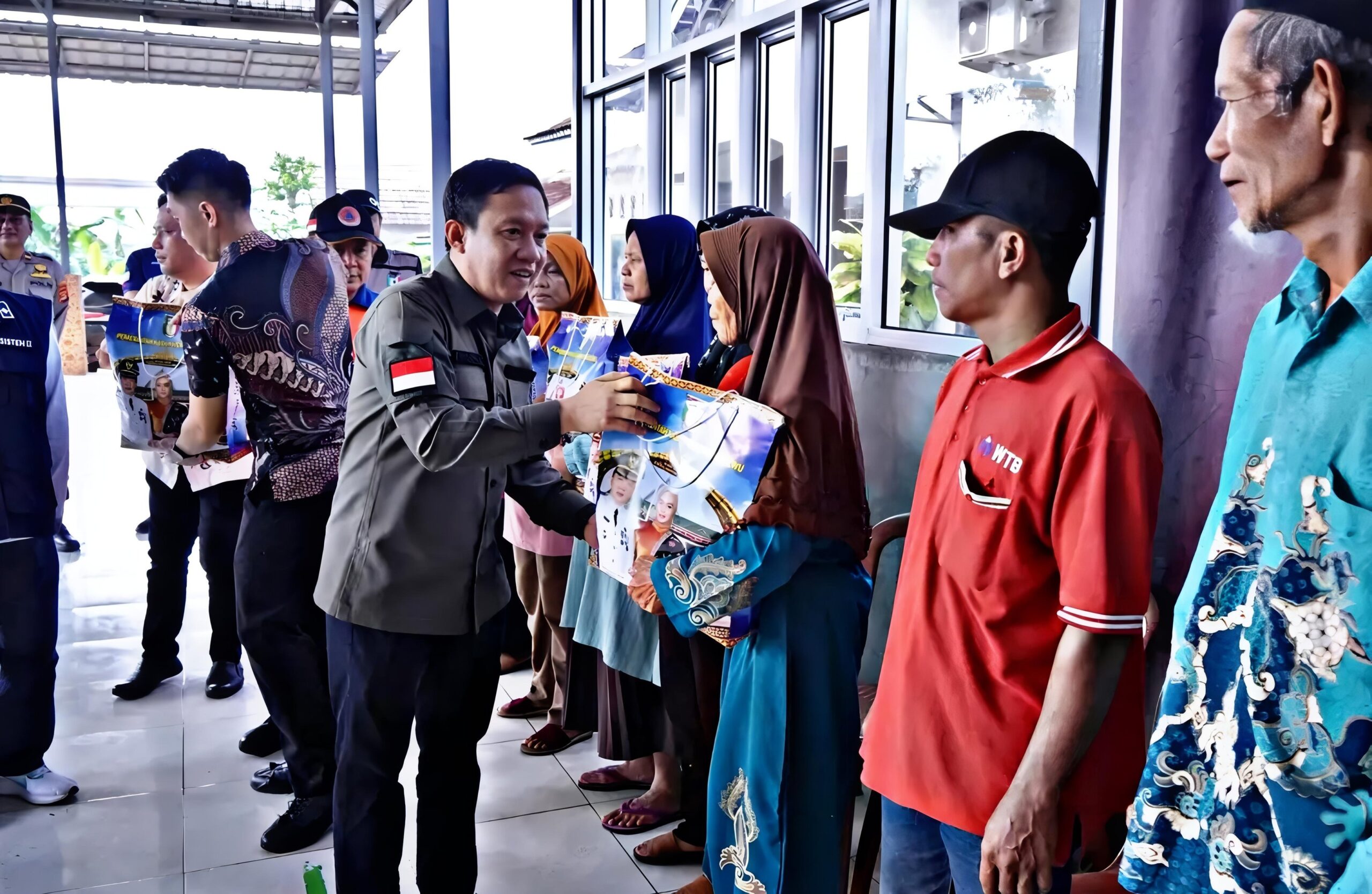 Tinjauan Pj Bupati Pringsewu Marindo Kurniawan atas Banjir di Kecamatan Ambarawa 1 Tinjauan Pj Bupati Pringsewu Marindo Kurniawan atas Banjir di Kecamatan Ambarawa