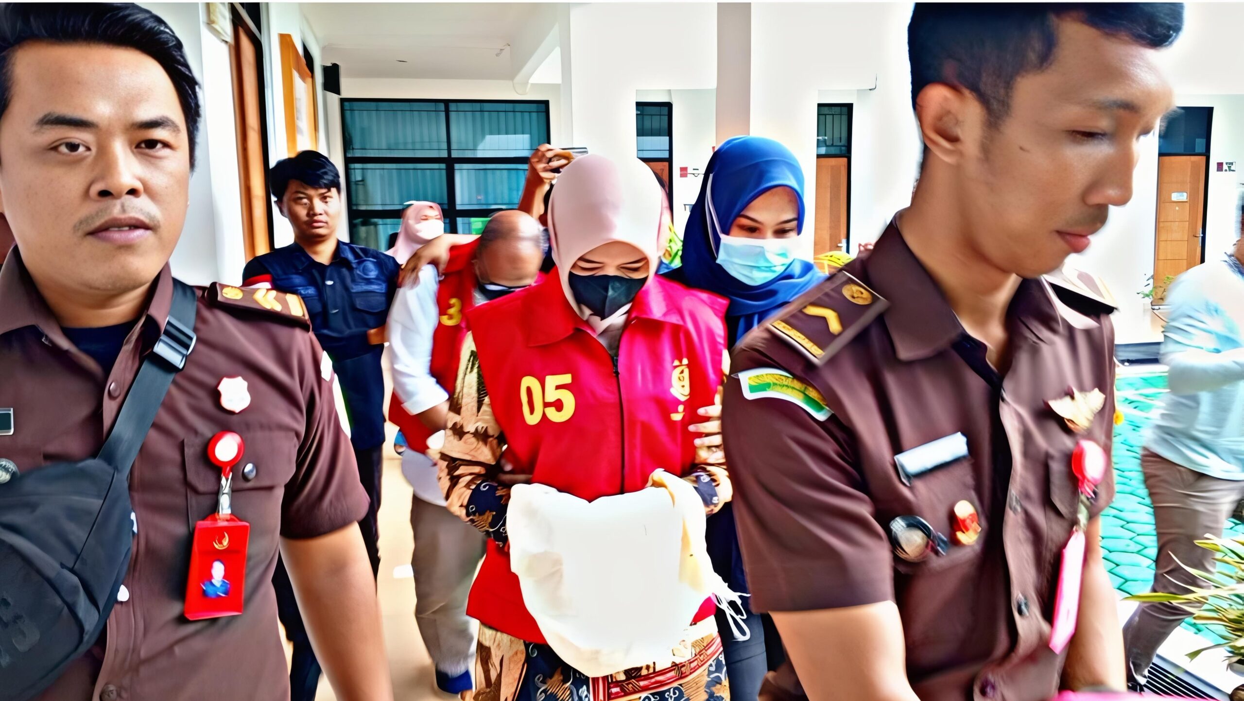 Kasus Korupsi CT Scan RSUD Tanggamus: Kejari Tetapkan Eks Direktur dan Rekanan Jadi Tersangka Baru. 1 Kasus Korupsi CT Scan RSUD Tanggamus