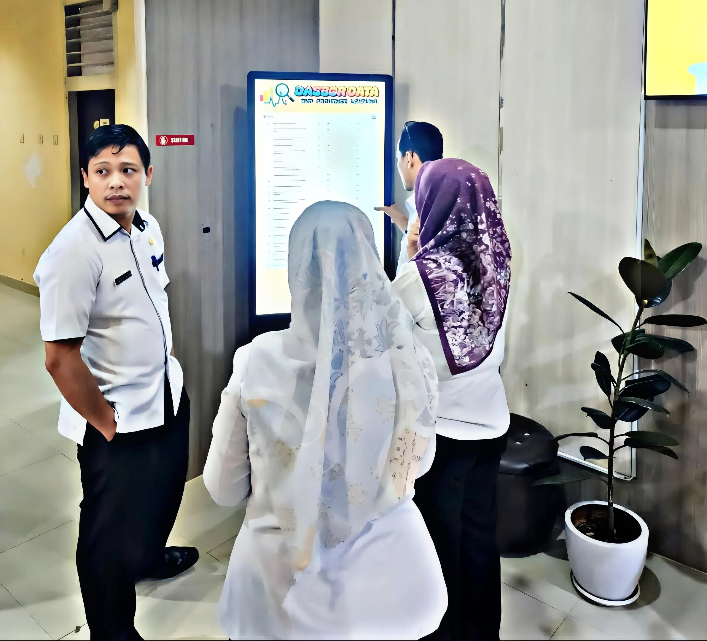 Kepala BKD Provinsi Lampung Monitoring Kehadiran ASN Melalui Aplikasi SI-KAP Versi 2 1 Kepala BKD Provinsi Lampung Monitoring Kehadiran ASN Melalui Aplikasi SI-KAP Versi 2