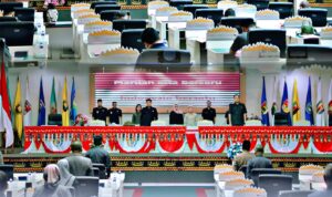 Jawab Pandangan Umum Fraksi, Gubernur Mirza Tegaskan P-APBD 2025 Disusun Kolaboratif dan Berpihak pada Rakyat