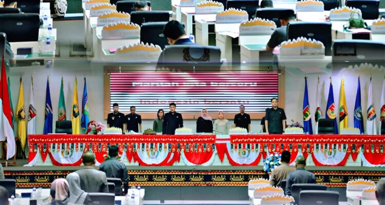 Jawab Pandangan Umum Fraksi, Gubernur Mirza Tegaskan P-APBD 2025 Disusun Kolaboratif dan Berpihak pada Rakyat