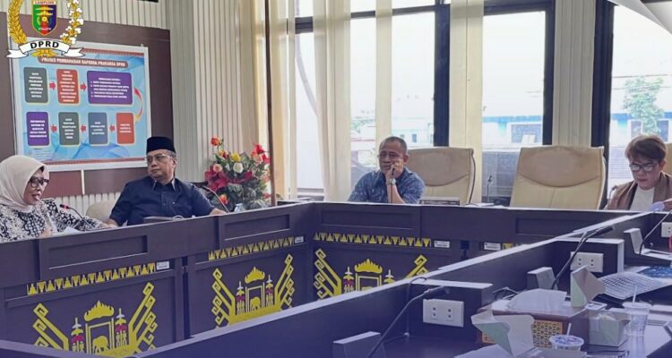 Bapemperda DPRD Lampung Pimpin Pembahasan Dua Raperda Krusial Terkait Data dan Pendidikan