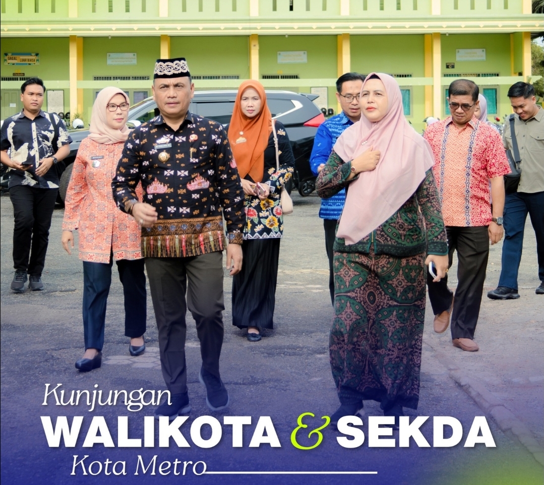 Bagaimana sinergi Pemkot Metro dan SMKN 3 Metro dalam memajukan pendidikan vokasi? Tonton cuplikan kunjungan Walikota dan Sekda yang penuh makna ini! Kepala Sekolah Ibu Erlian Eka Damayanti turut menyambut Pendidikan Vokasi, Walikota dan Sekda Metro Tinjau Langsung Potensi SMKN 3 Metro