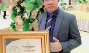 Torehkan Prestasi Nasional, Sekdaprov Lampung Marindo Kurniawan Raih Penghargaan Sekda Terbaik Kategori Vision 2025