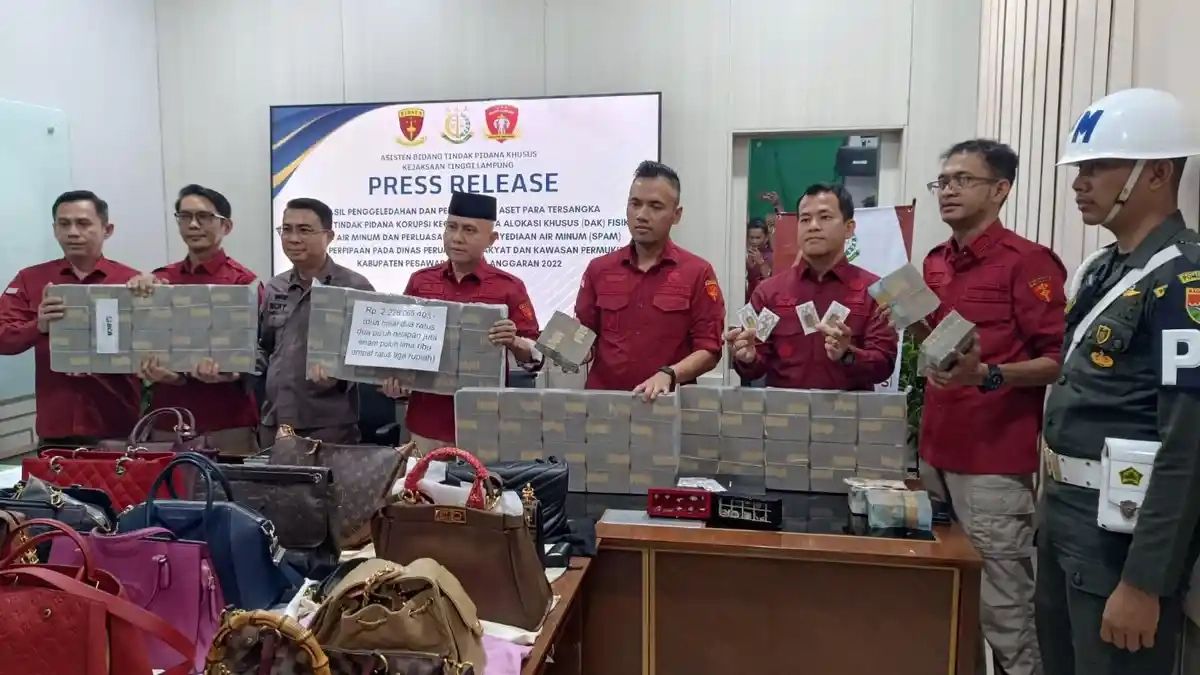 Kejati Lampung Sita Aset Eks Bupati Pesawaran Dendi Ramadhona Senilai Rp45,2 Miliar, Ada Harley Davidson hingga 40 Tas Mewah