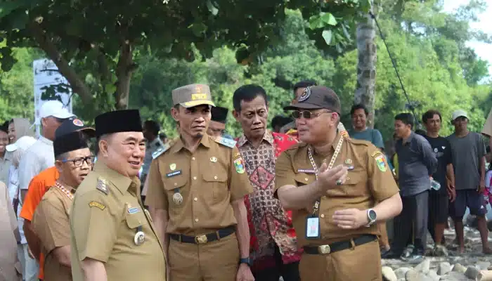 Bupati Tanggamus Tinjau Proyek Strategis: Kampung Nelayan Merah Putih dan Pengembangan Usaha Garam di Kecamatan Limau