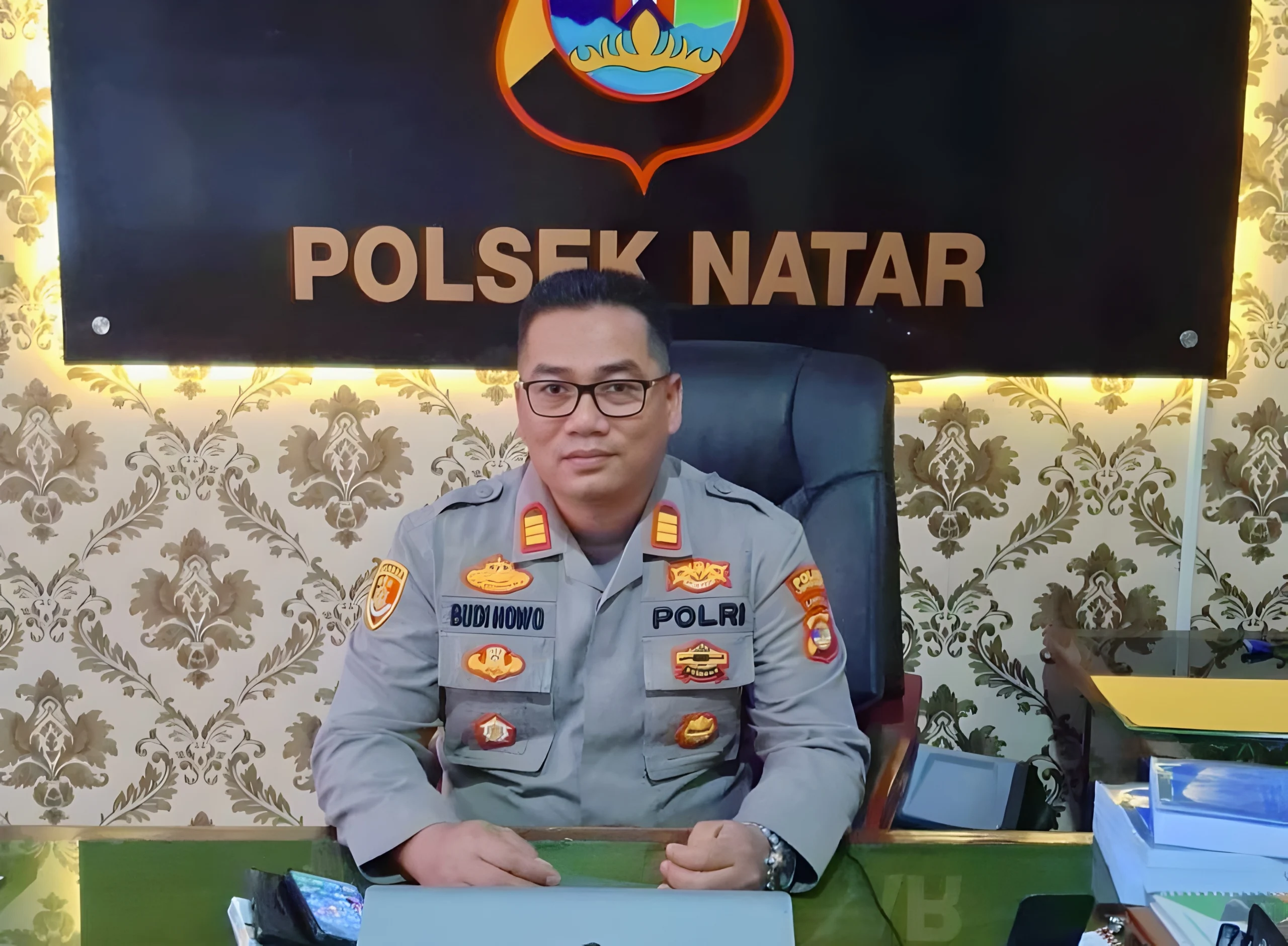 Kapolsek Natar Pimpin Langsung Patroli Intensif Siang-Malam: Wujud Nyata Polri Hadir di Tengah Masyarakat 1 Kapolsek Natar Kompol Setio Budi Howo saat memimpin patroli malam di wilayah Lampung Selatan