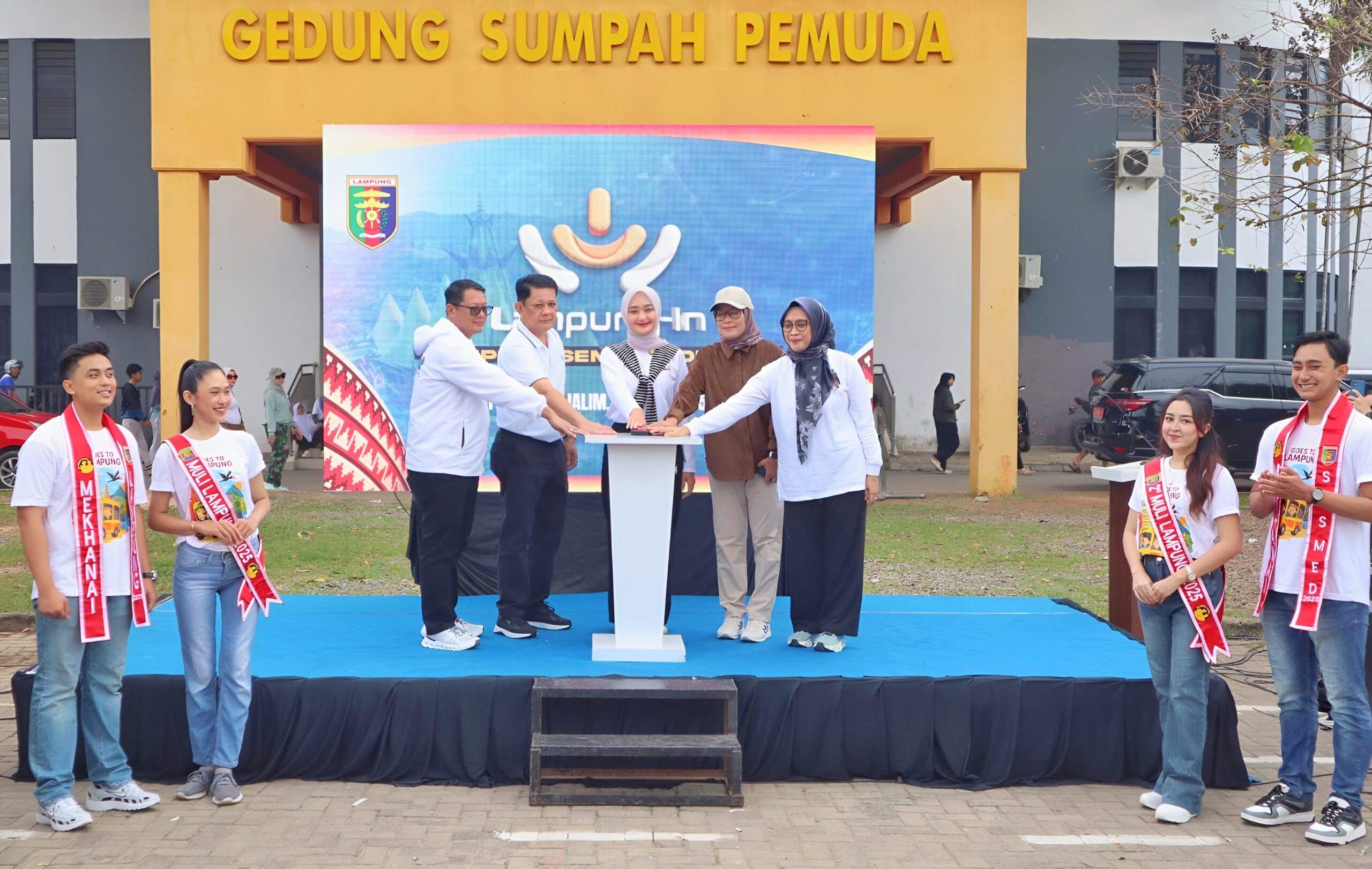 Satu Tahun Kepemimpinan Rahmat Mirzani Djausal–Jihan Nurlela: Lampung Bergerak Cepat Menuju Daerah Maju dan Berdaya Saing 18 Satu Tahun Kepemimpinan Rahmat Mirzani Djausal–Jihan Nurlela: Lampung Bergerak Cepat Menuju Daerah Maju dan Berdaya Saing