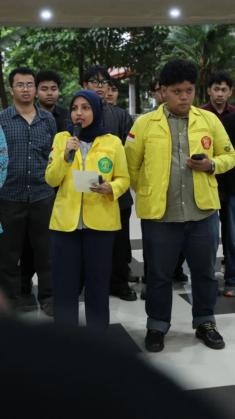 Skandal Grup Chat Mesum: 16 Mahasiswa Aktivis FH UI Hadapi Sidang Etik, Terancam DO hingga Pidana 1 Skandal Grup Chat Mesum: 16 Mahasiswa Aktivis FH UI Hadapi Sidang Etik, Terancam DO hingga Pidana
