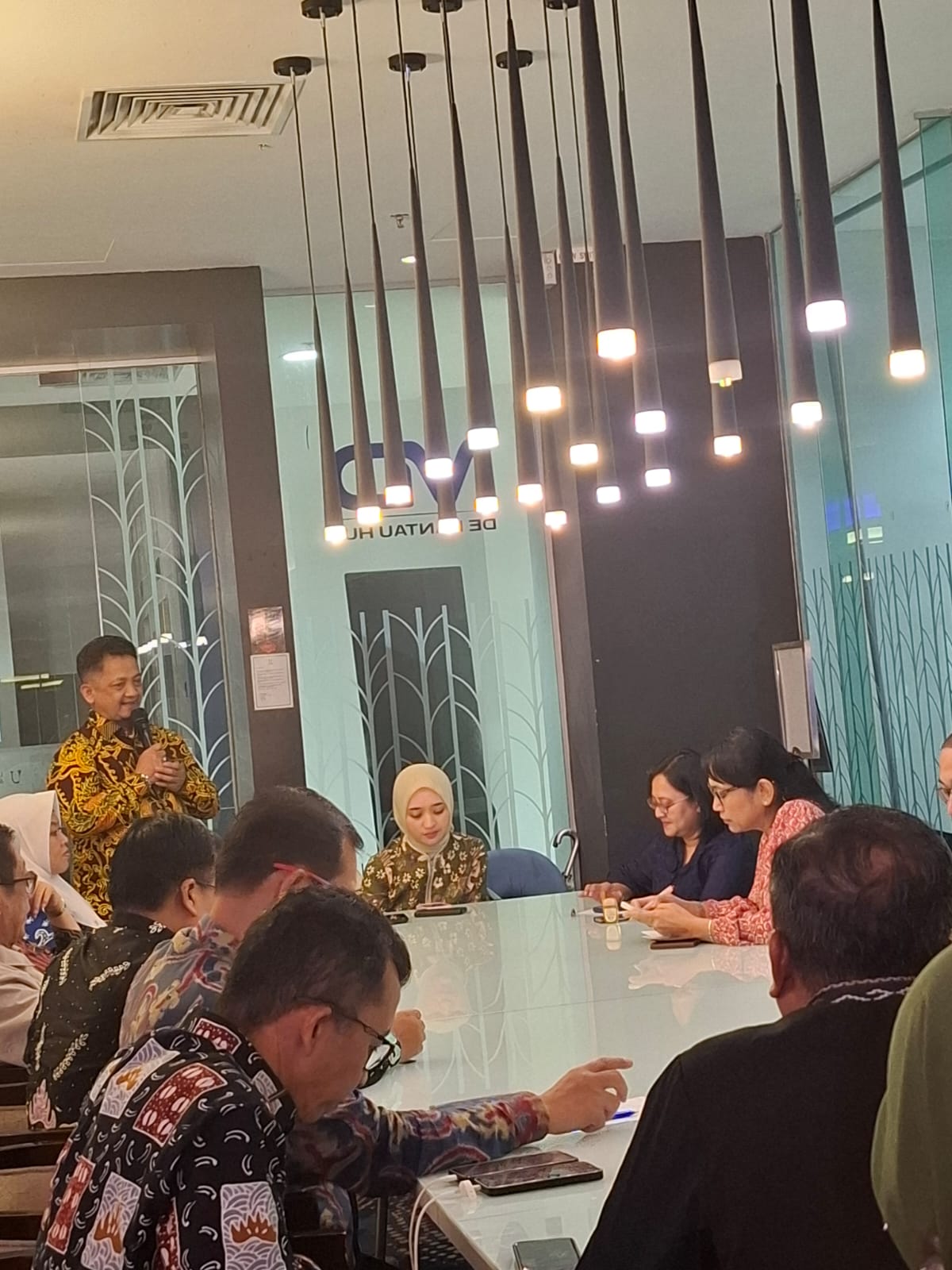 Jajaki Pasar Internasional, Pemprov Lampung Perkuat Kerja Sama Perdagangan, Pariwisata, dan Ketenagakerjaan dengan Malaysia 1 Pemprov Lampung, Wagub Jihan Nurlela, KBRI Kuala Lumpur, Kerja Sama Internasional, Ekspor UMKM Lampung, Tenaga Kerja Migran, Pariwisata Lampung, Ekonomi Daerah, Atase Perdagangan, Hubungan Bilateral.