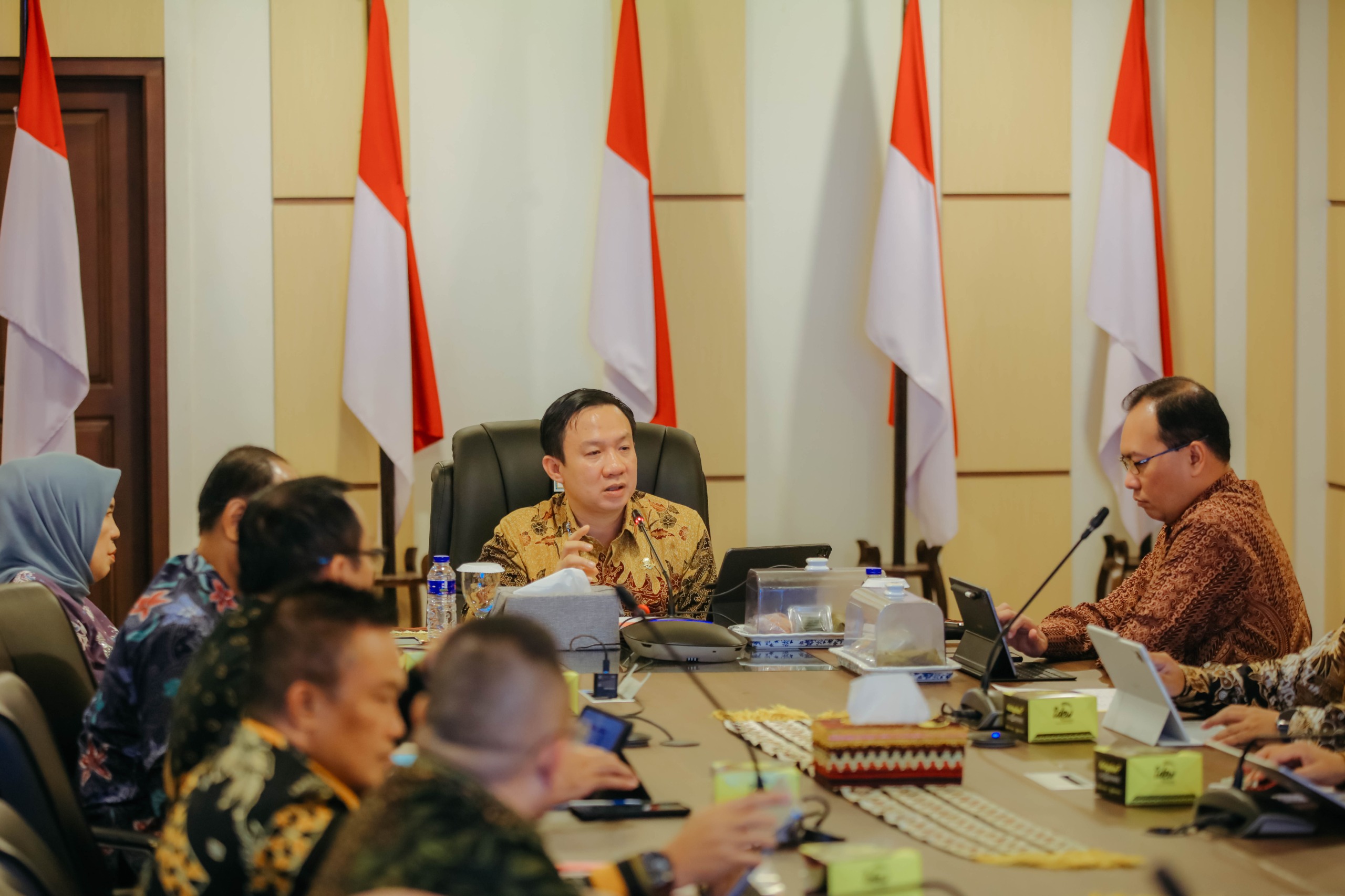 Perkuat Sinergi dengan KPK, Sekdaprov Marindo Pimpin Rakor Tingkatkan Pelayanan Publik dan Tata Kelola Pemerintahan