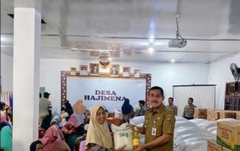 Ratusan Warga Hajimena Antusias Terima Bantuan Sembako, Pemdes Pastikan Distribusi Tertib dan Tepat Sasaran 3 Ratusan Warga Hajimena Antusias Terima Bantuan Sembako, Pemdes Pastikan Distribusi Tertib dan Tepat Sasaran