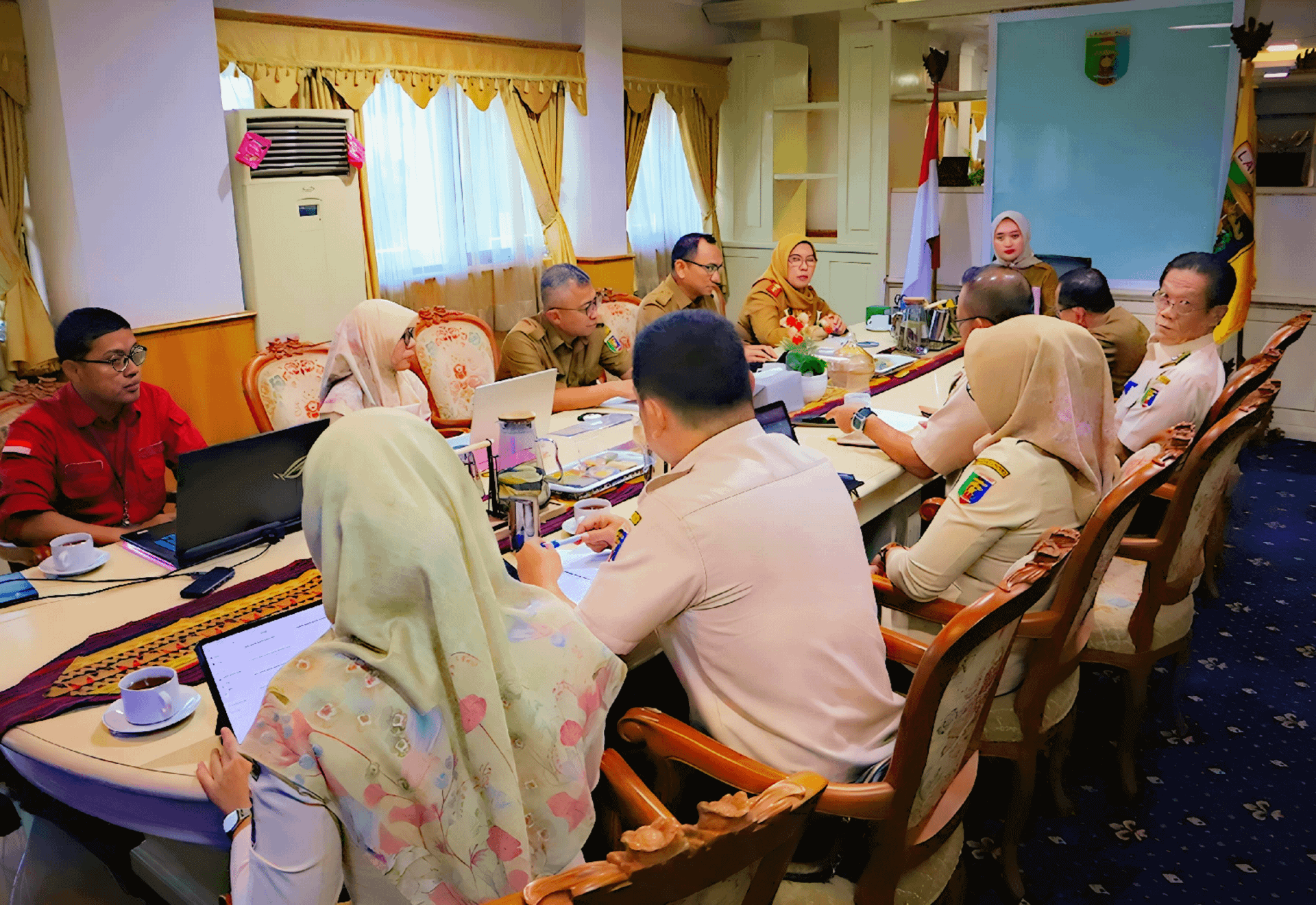 Akselerasi Target 2025, Wagub Jihan dan Kaban Bapenda Slamet Riadi Gelar Rapat Evaluasi Progres PAD 1 Akselerasi Target 2025, Wagub Jihan dan Kaban Bapenda Slamet Riadi Gelar Rapat Evaluasi Progres PAD